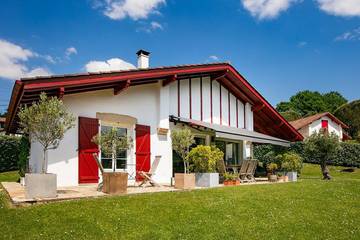 Location de vacances pour 6 personnes, avec jardin et terrasse à Ascain