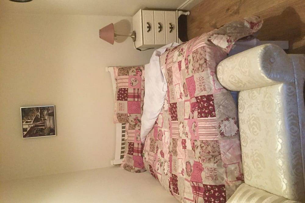Neu restauriertes gemütliches 3-Zimmer-Ferienhaus in Enniscrone Village in Kilglass ED, Enniscrone