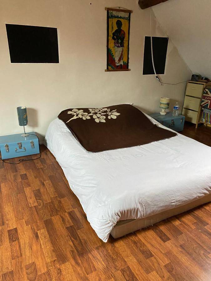 Gîte pour 2 personnes, avec jardin et terrasse à Lieusaint