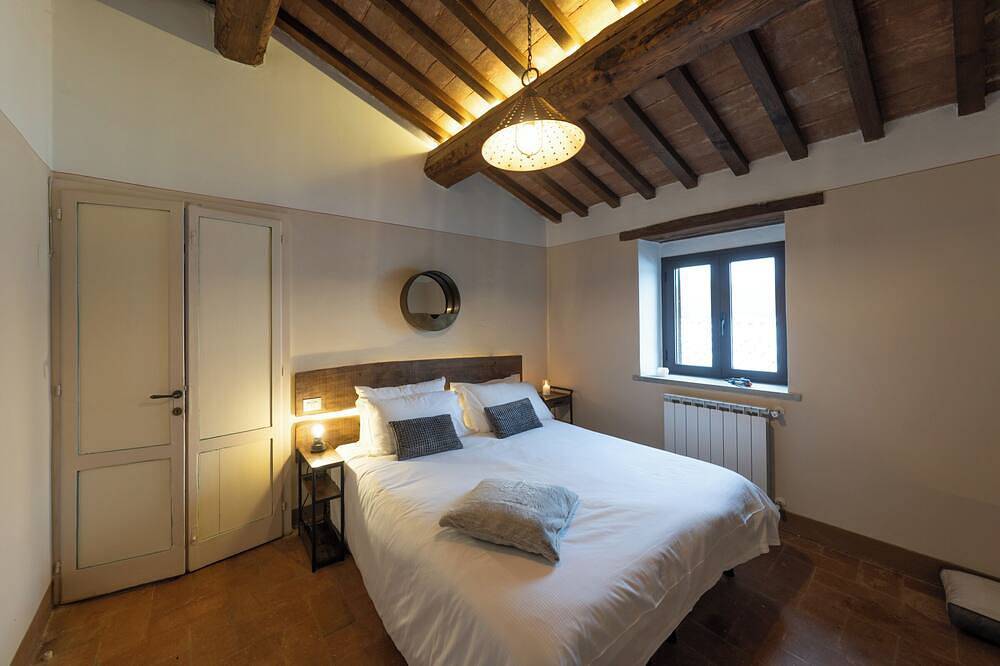 Agriturismo Podere Pietraluna in esclusiva, 8 apt x20, piscina panoramica, Bbq in Città di Castello (Italia), Valtiberina