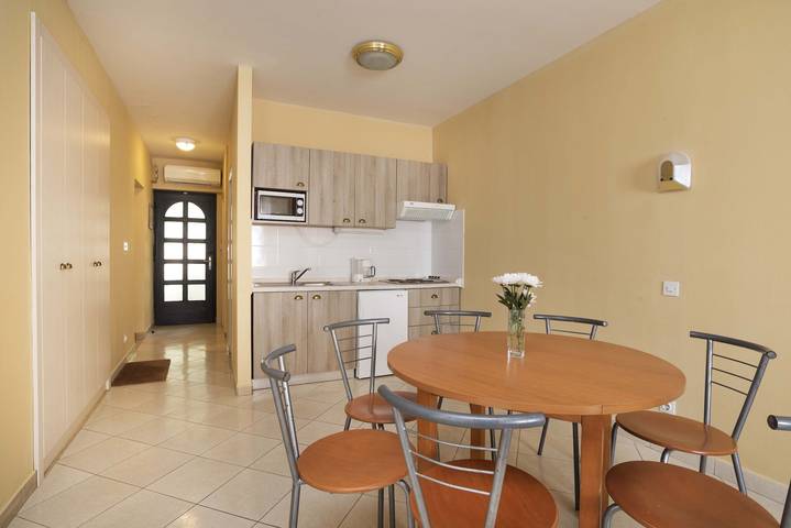 Appartamento intero, Appartamento vacanze per 7 persone con terrazza in Plaža Stella Maris, Umago