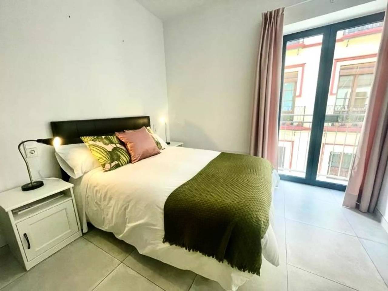 Ganze Wohnung, 2 Zimmer 4 Personen in Casco Antiguo, Sevilla