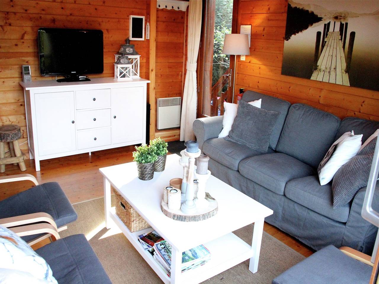 Cozy Holiday Home near Lake in Beaulieu in Beaulieu, Regionaler Naturpark Volcans d'Auvergne