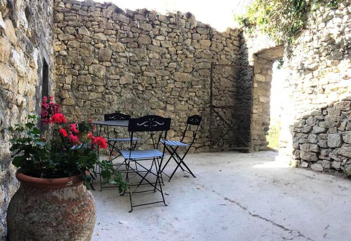 Location de vacances pour 6 personnes, avec vue et terrasse à Bargème - 3