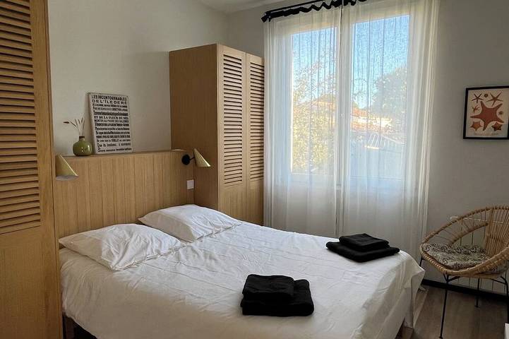 Location de vacances pour 12 personnes, avec jardin dans Plage des Gollandieres (Le Bois-Plage-en-Re) - 4