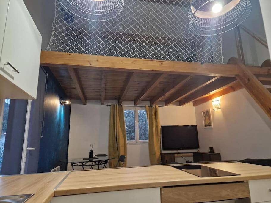 Appartement entier, One-Bedroom Apartment in Alata, Région d'Ajaccio