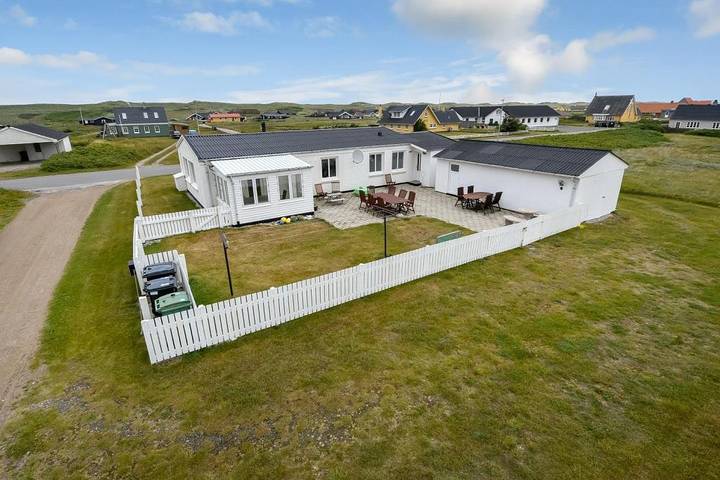 Villa für 7 Personen, mit Balkon/Terrasse - 1