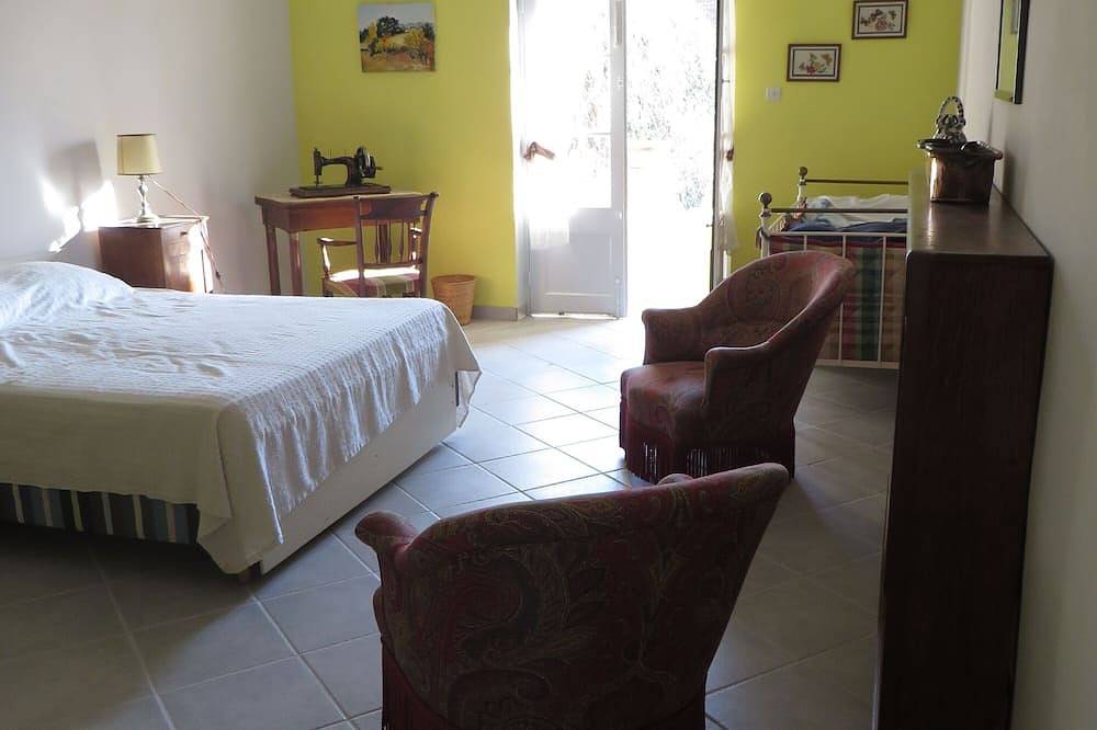 Maison avec piscine dans un village de charme in Pouzilhac, Région de Nîmes