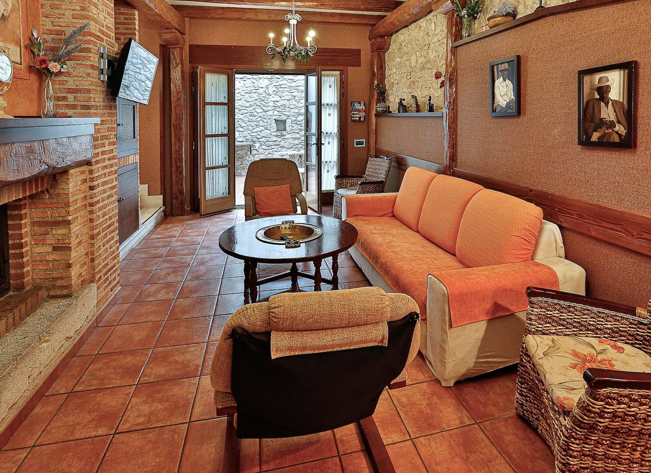 Amplia Casa Rural en Ribera del Duero cerca del Castillo de Peñafiel in Canalejas de Peñafiel, Provincia de Valladolid