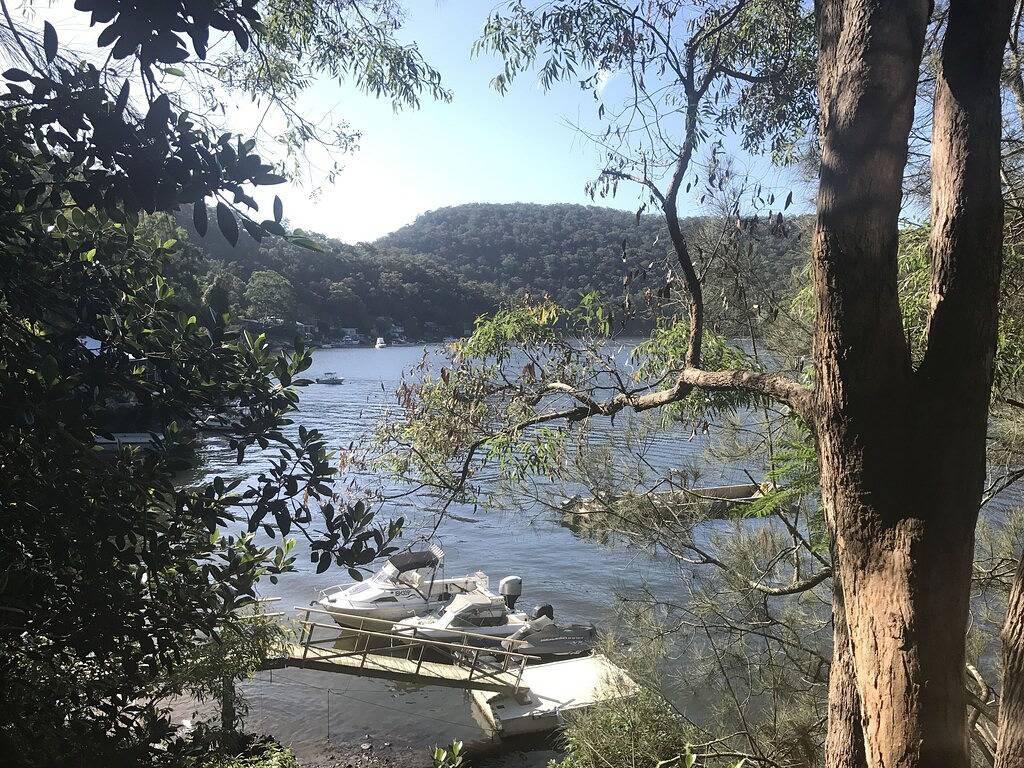 Riverfront 'Baumhaus' Escape (8 Staubloch Pt) in Sydney, New South Wales