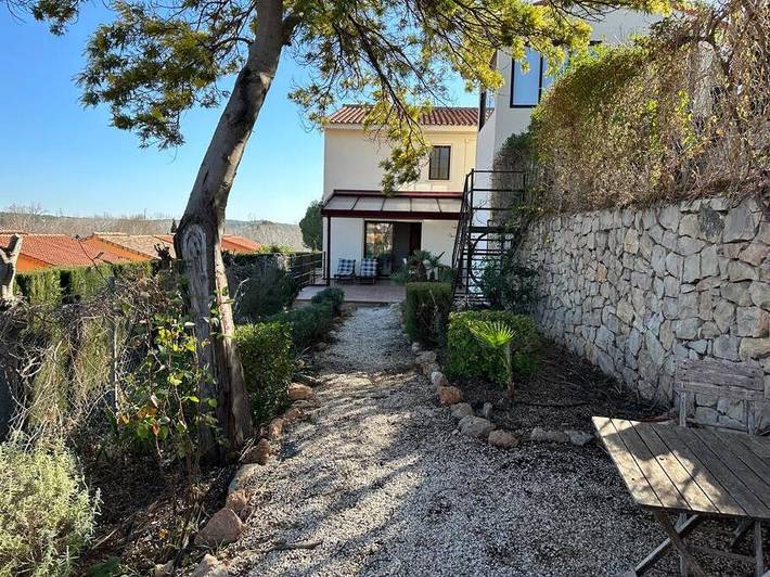 Apartamento para 6 personas, con Terraza además de Jardín y Piscina en Ribarroja del Turia