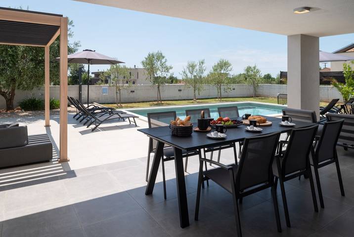 Location de vacances pour 6 personnes, avec jardin et piscine, animaux acceptés à Loborika - 3