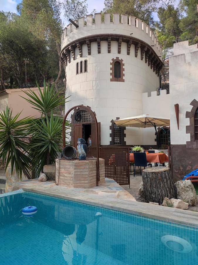 Casa de vacaciones para 7 personas, con vistas además de piscina y jardín - 1