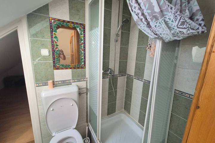 Ganze Wohnung, Mathias, ein geräumiges Apartment mit 2 Schlafzimmern, 2 Bädern und privatem Parkplatz in Ketschkemet, Kecskeméti járás