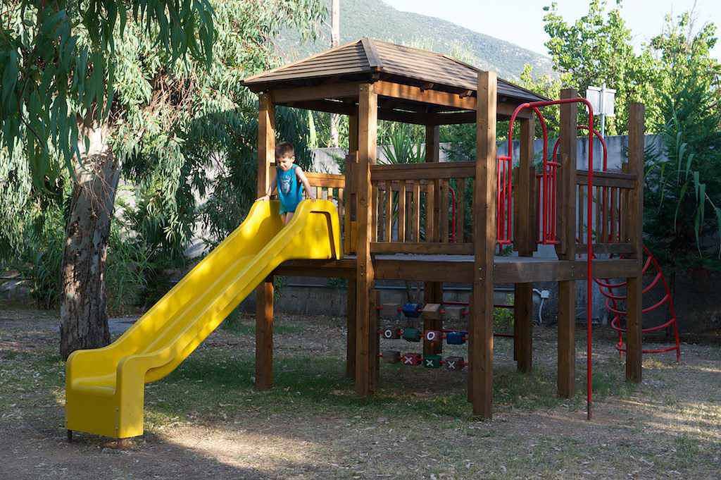 Stacaravan met half overdekt houten terras  in Sami, Kefalonia