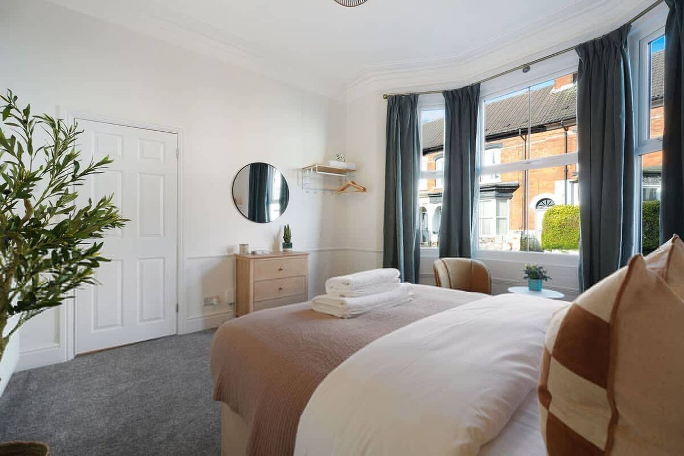 Charming Village Retreat   4Br   Sleeps 8   by Stay With Us in Kingston-upon-Hull, Yorkshire and the Humber