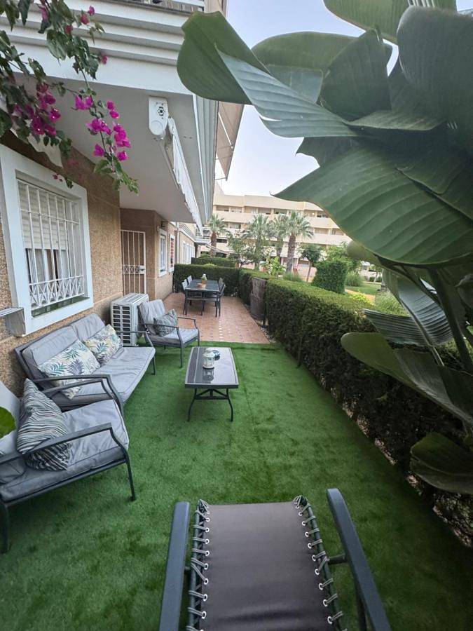 Apartamento de vacaciones para 8 personas, con piscina y jardín - 1