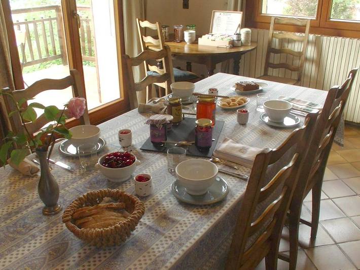 Chambre d’hôte pour 3 personnes, avec terrasse ainsi que jardin et vue à Marthod - 4