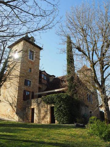 Gîte pour 2 personnes, avec piscine ainsi que terrasse et jardin à Gindou