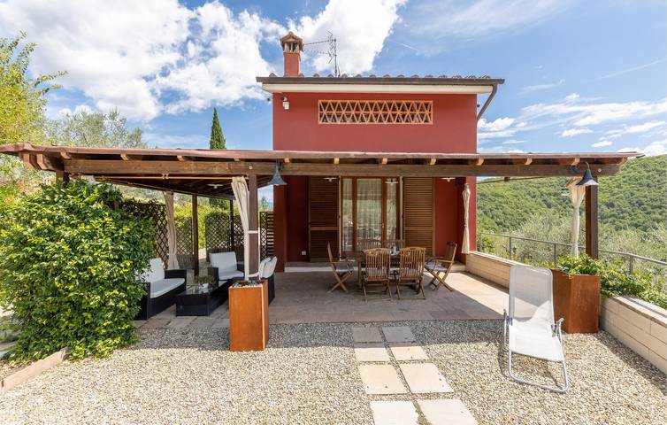 Casa vacanza per 5 persone, con giardino e terrazza nonché sauna e piscina a Montevarchi