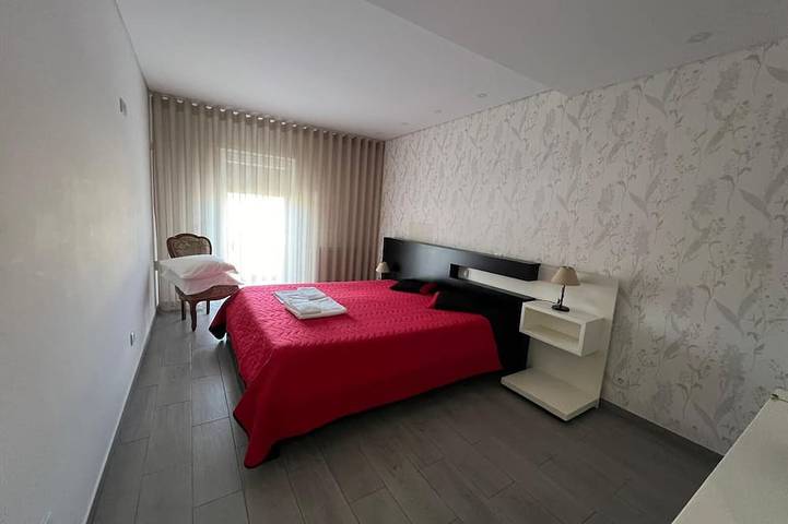 Location de vacances pour 5 personnes, avec terrasse et jardin à Santa Maria da Feira - 3