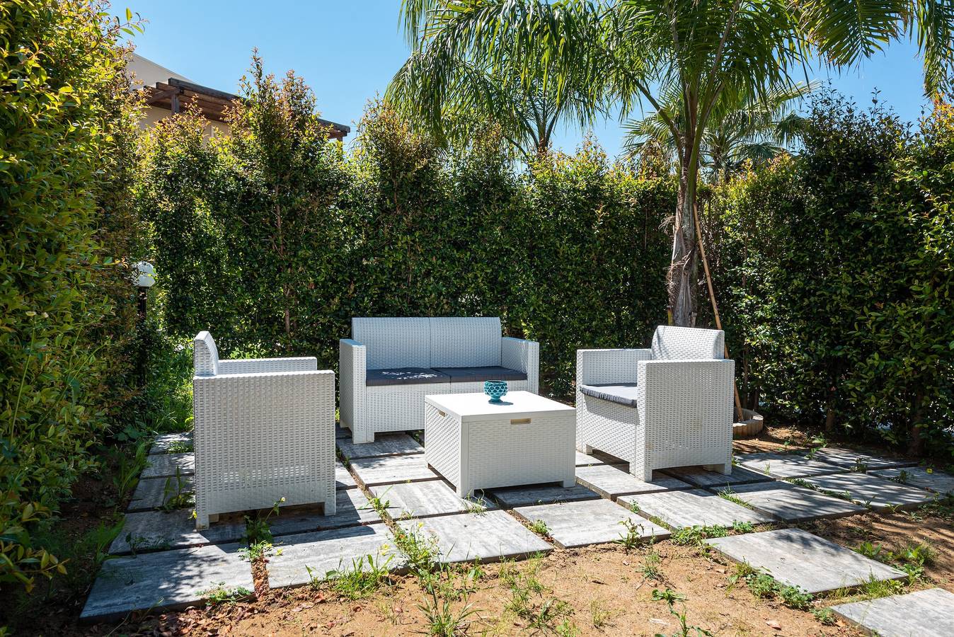 Apartamento entero, Apartamento "Barrio Blanco" con piscina compartida y terraza privada in Spiaggia di Campofelice di Roccella (Campofelice di Roccella), Campofelice di Roccella