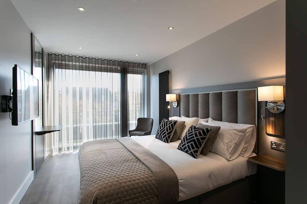 Entire apartment, Rooftop city centre location, luxury styling and superior amenities in Newry, County Armagh