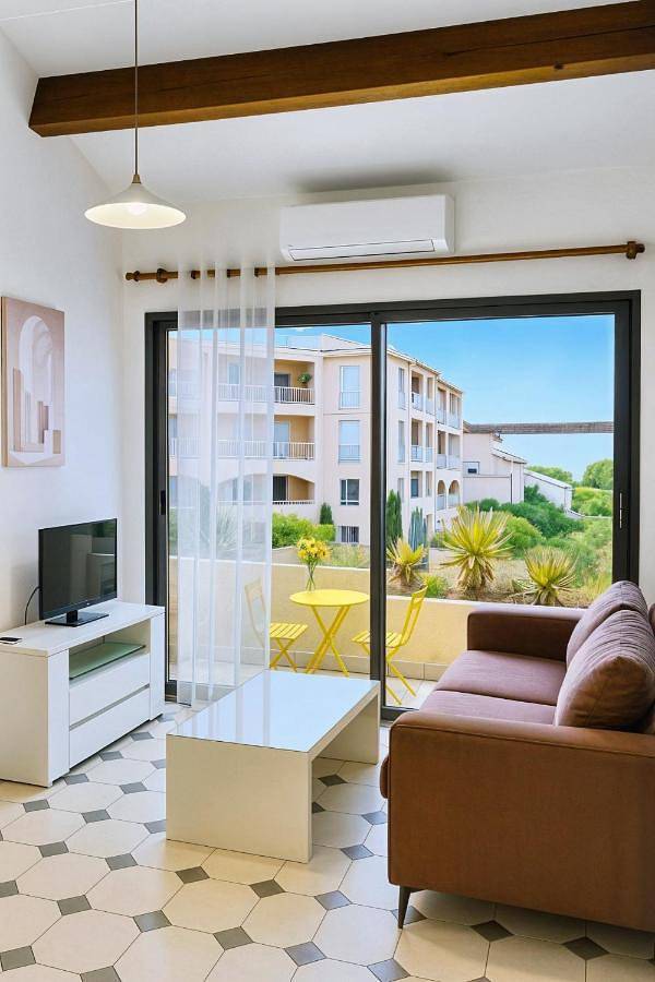 Gîte pour 2 personnes, avec vue et terrasse dans Gare D Antibes