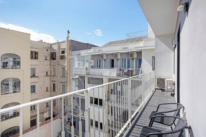 Entire apartment, Apartment 'Superior  - Zona Lungomare' with Balcony, Wi-Fi and Air Conditioning in Naples, Naples Province