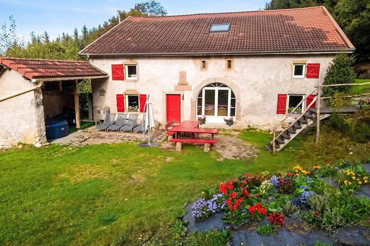 Maison de vacances pour 15 personnes, avec jardin ainsi que terrasse et jacuzzi