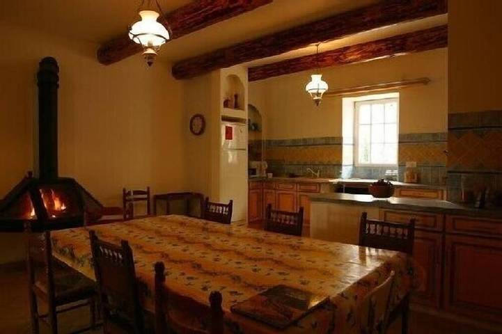 Gîte pour 18 personnes, avec jardin et sauna à Sainte-Anastasie - 2