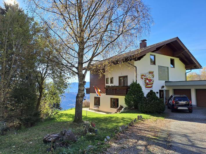 Ferienwohnung für 6 Personen, mit Balkon und Seeblick sowie Ausblick am Millstätter See