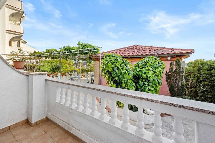 Studio für 2 Personen, mit Garten und Balkon auf Rab - 4