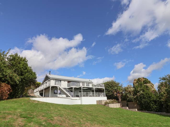 Holiday rental for 13 people, with Terrace and Garden as well as View in Charmouth