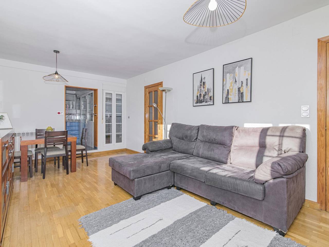 Entire apartment, Bright penthouse in Granada, 2 bedrooms, equipped kitchen, terrace in Chana (Granada), Granada