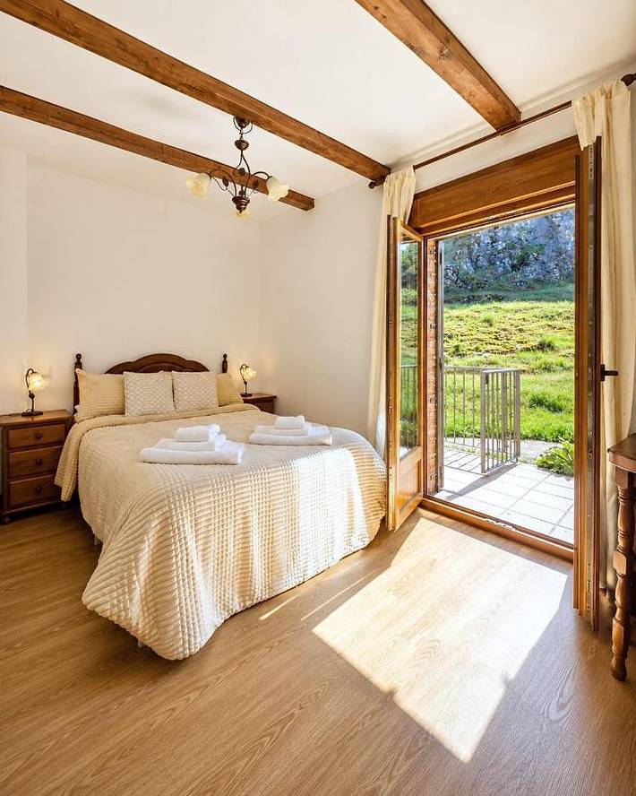 Casa rural para 2 personas, con Balcón y Terraza además de Piscina y Vistas en Cañizares