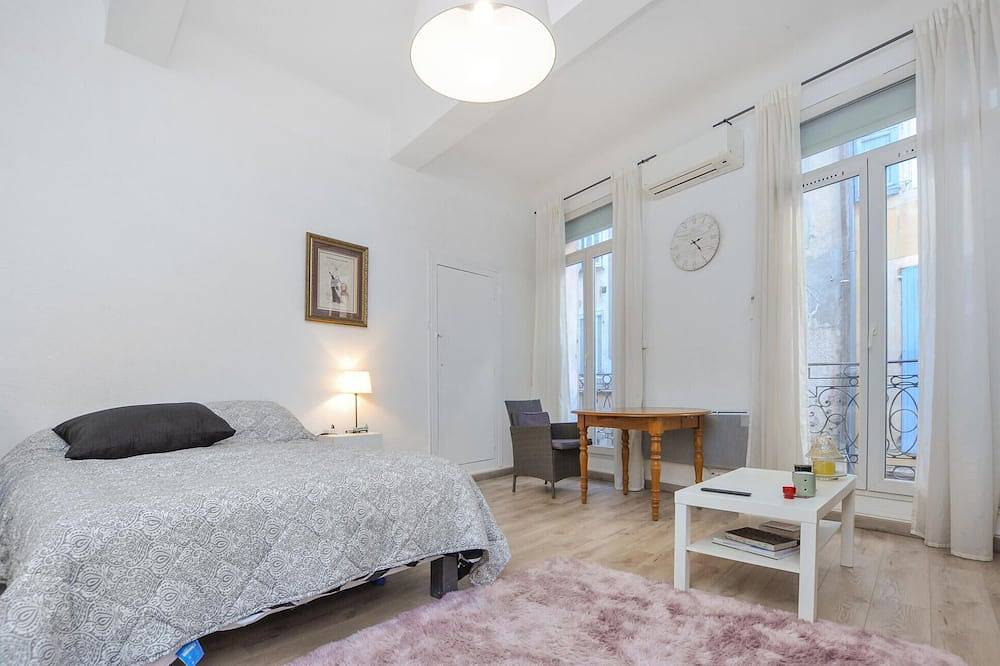 Appartement entier, Appartement confortable à Barjols avec Wi-Fi in Barjols, Région de Brignoles