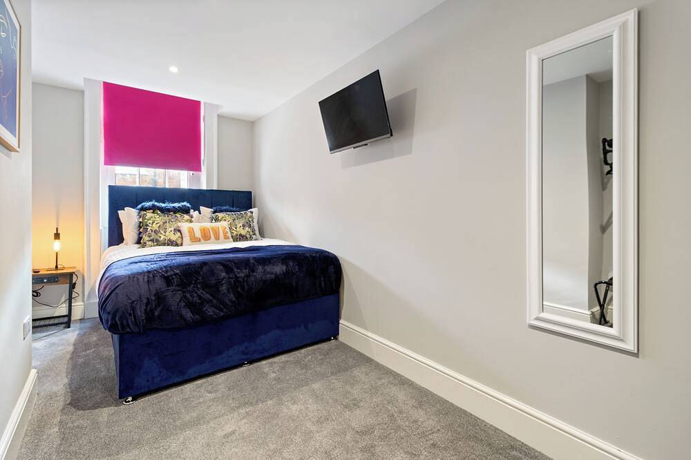Entire apartment, Whiskawaystays  Victoria House Apartment 3 in Worcester, Worcestershire