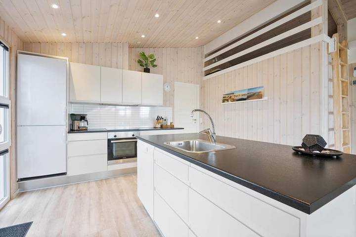 Family-friendly holiday home for 8 people near the beach in Hvide Sande, Holmsland Klit