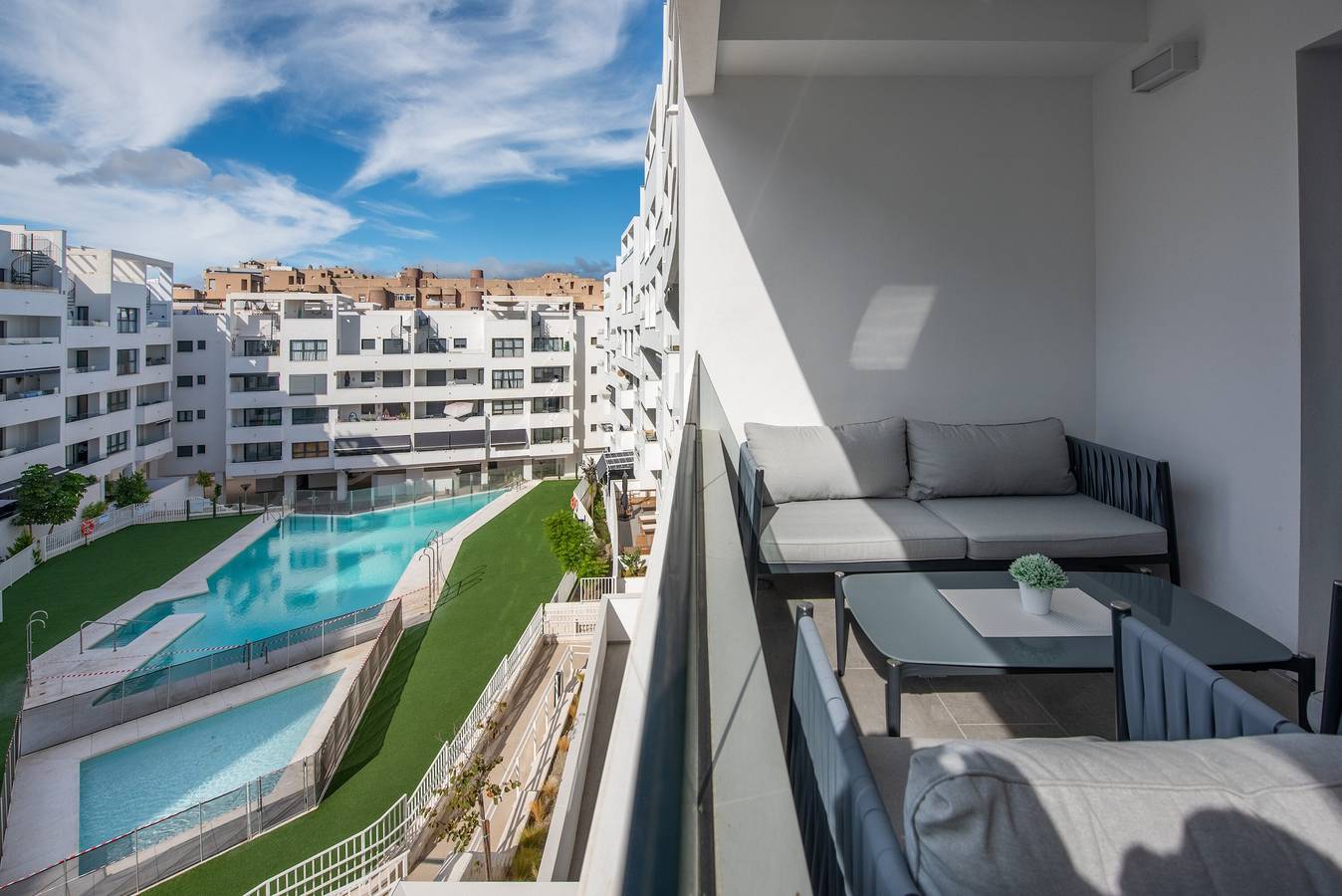 Ganze Wohnung, Ferienwohnung 'Catalina Maria' mit Gemeinschaftspool, Wlan und Klimaanlage in Estepona, Costa del Sol