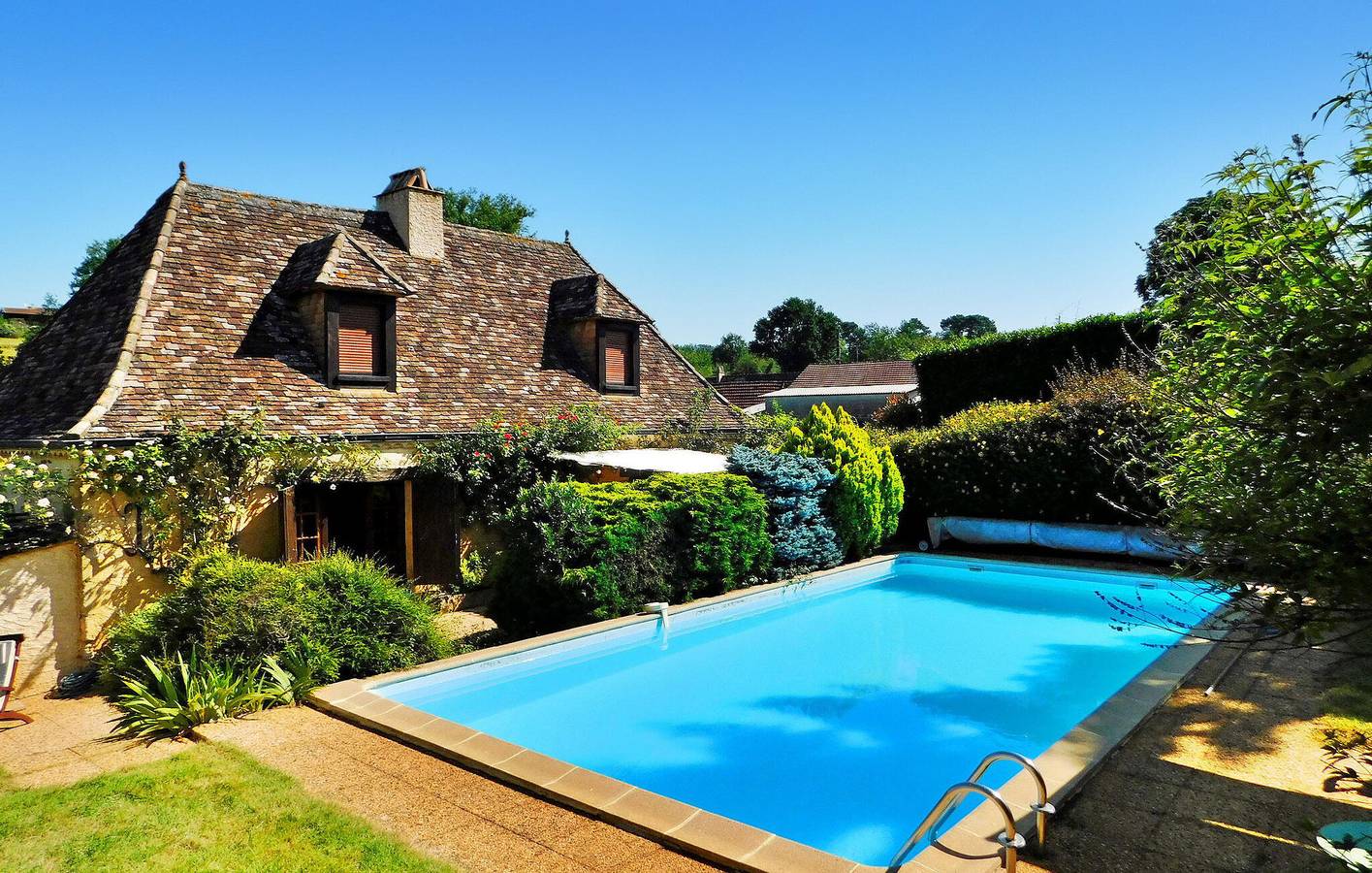 Appartement de 180 m² avec piscine, parking et cheminée in Lanquais, Périgord Pourpre