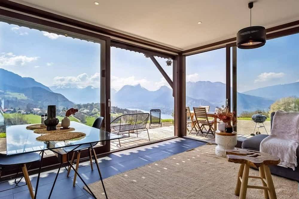 Appartement entier, La Bergerie T2 : Appartement vue Lac et Montagnes. in Talloires, Talloires-Montmin