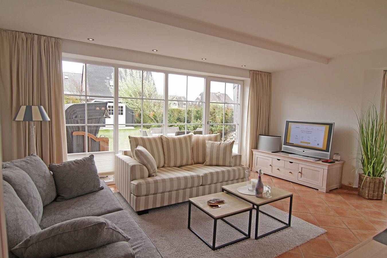 Ferienhaushälfte für bis zu 6 Personen mit Garten. in Wenningstedt, Sylt