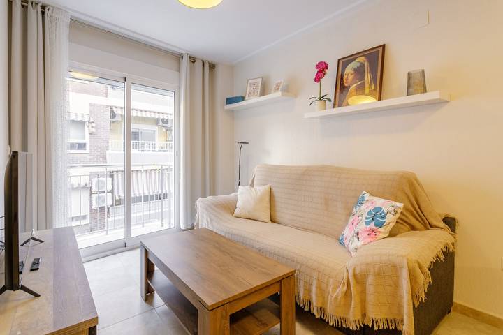 Apartamento entero, Apartamento 'Antina 12 en Santa Pola' con terraza privada, Wi-Fi y aire acondicionado in Santiago Bernabeu, Santa Pola