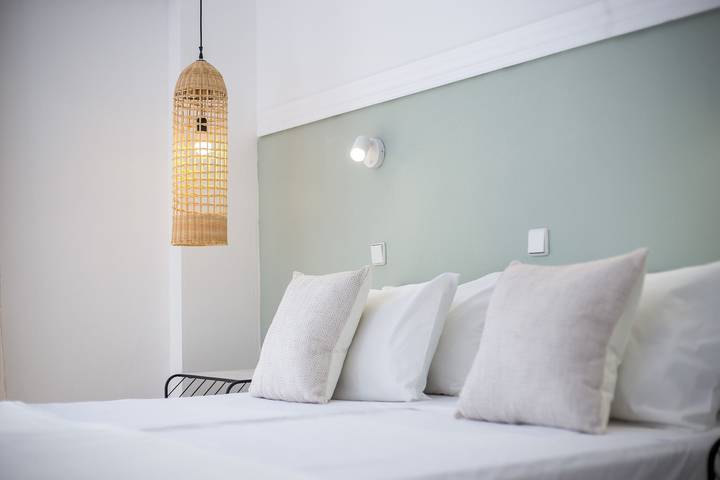 Holiday rental for 2 people, with balcony and garden as well as pool in Faliraki