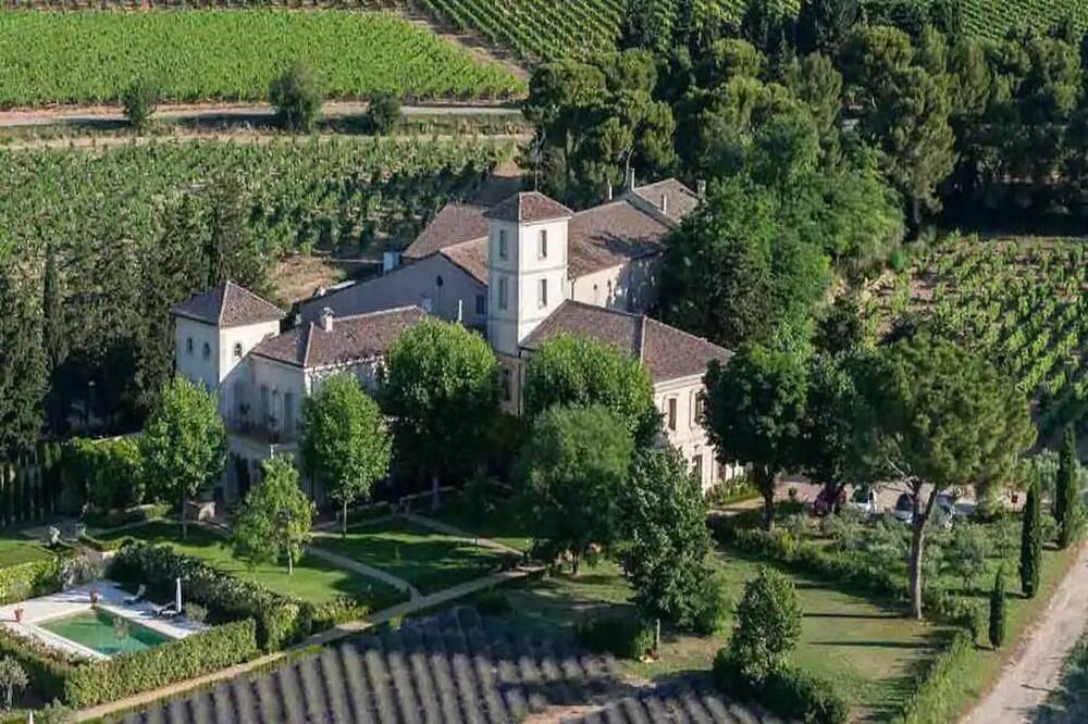 Un château rien que pour vous in Sorgues, Vaucluse