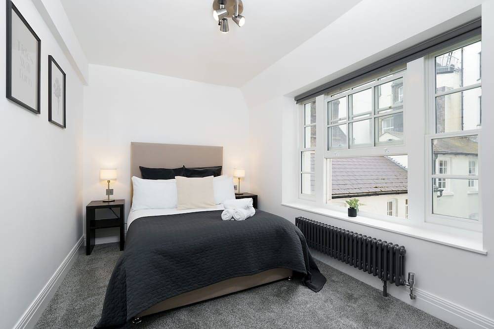 Entire apartment, Aircon/Luxury! 2Bed/2Bath in Covent Garden, London