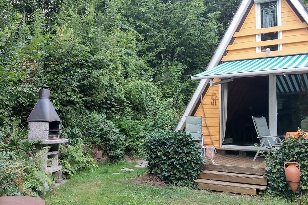 Sonniges, gemütliches Nurdach - Ferienhaus mit Waldlichtungs-Feeling und Wlan in Gossersweiler-Stein, Trifelsland