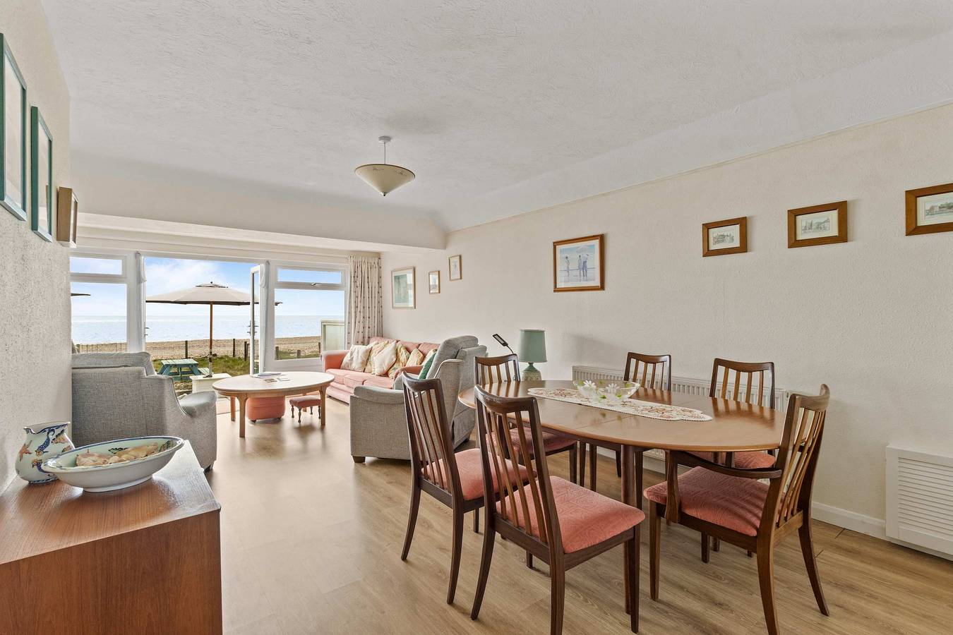 The Coastal Crab - Family-Friendly Three-Bed Beach House in Pevensey in Pevensey, East Sussex