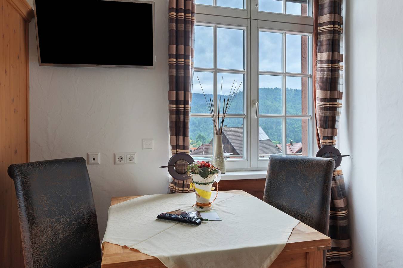 Zimmer 'Schwarzwald' mit gemeinsamer Terrasse, gemeinsamem Garten und Wlan in Forbach, Nordschwarzwald